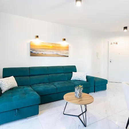 1 Bedroom Amazing In Apartment Trogir